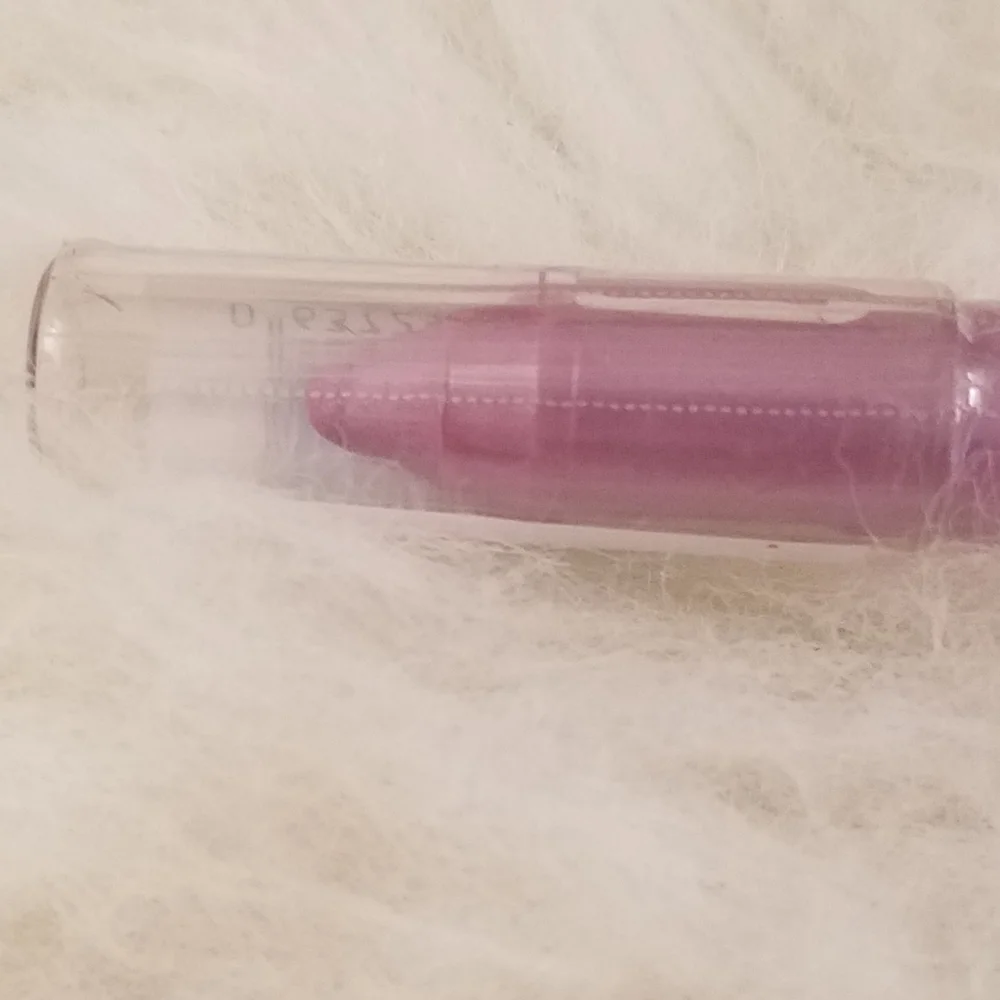 🆕 VS BEAUTY RUSH CHUBBY EYE STICK IN LILACQUER